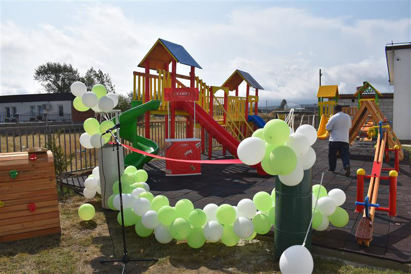 Neuer Spielplatz am CONCORDIA Tageszentrum Ali Ibra im Kosovo
